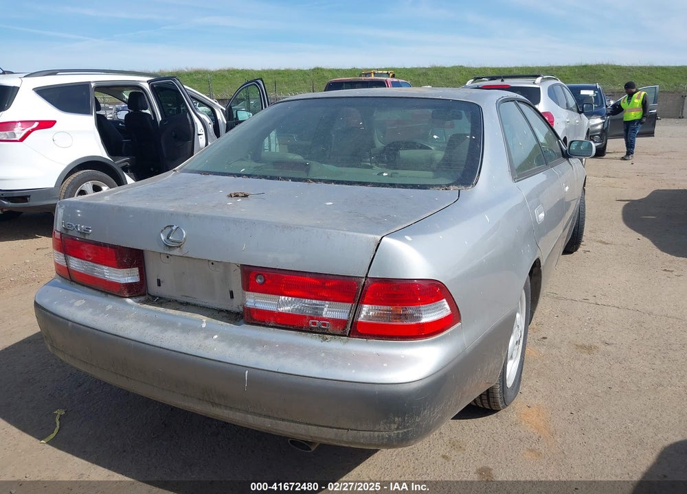 2001 LEXUS ES 300 VIN: JT8BF28G715108719