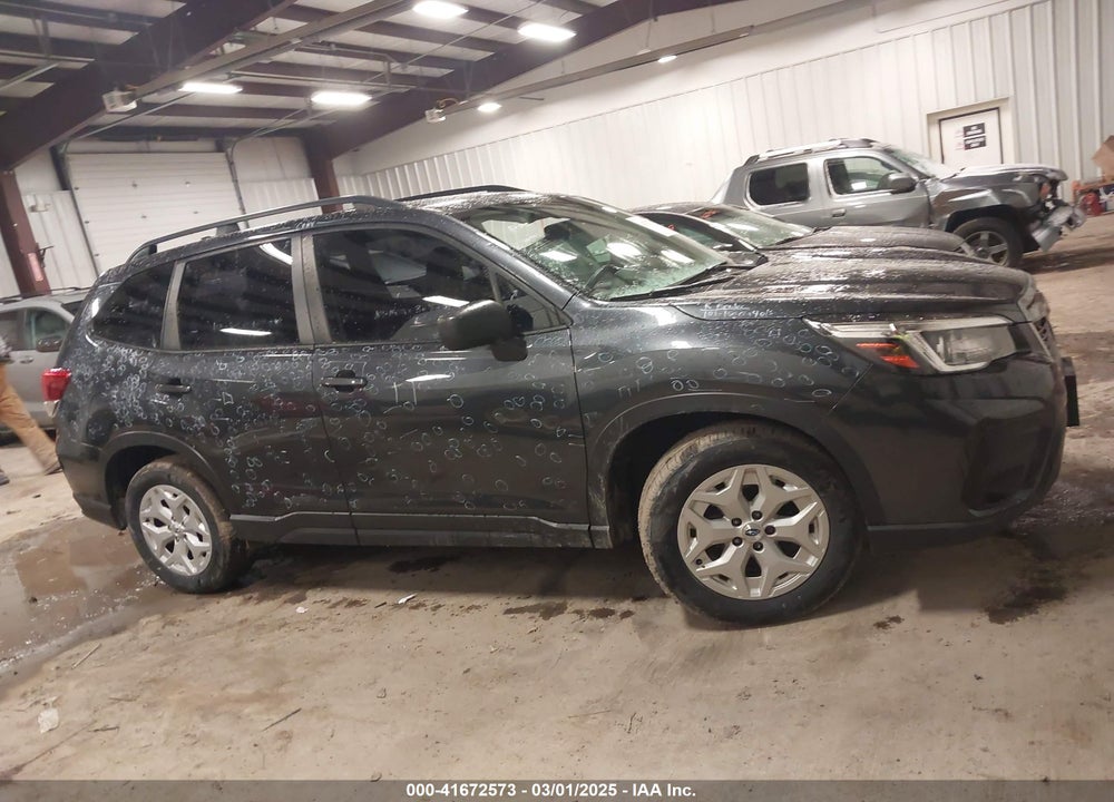 2019 SUBARU FORESTER VIN: JF2SKACC8KH586175