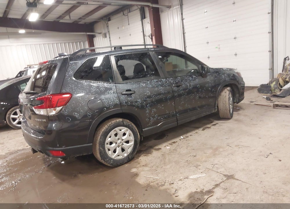 2019 SUBARU FORESTER VIN: JF2SKACC8KH586175