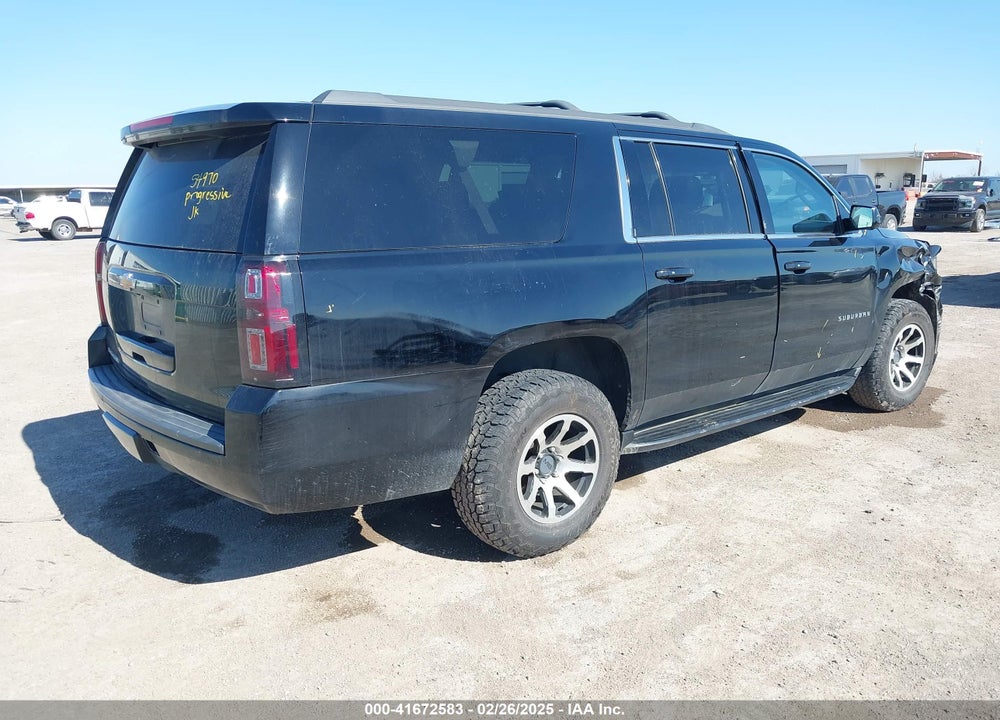 2015 CHEVROLET SUBURBAN 1500 LT VIN: 1GNSKJKC9FR126188