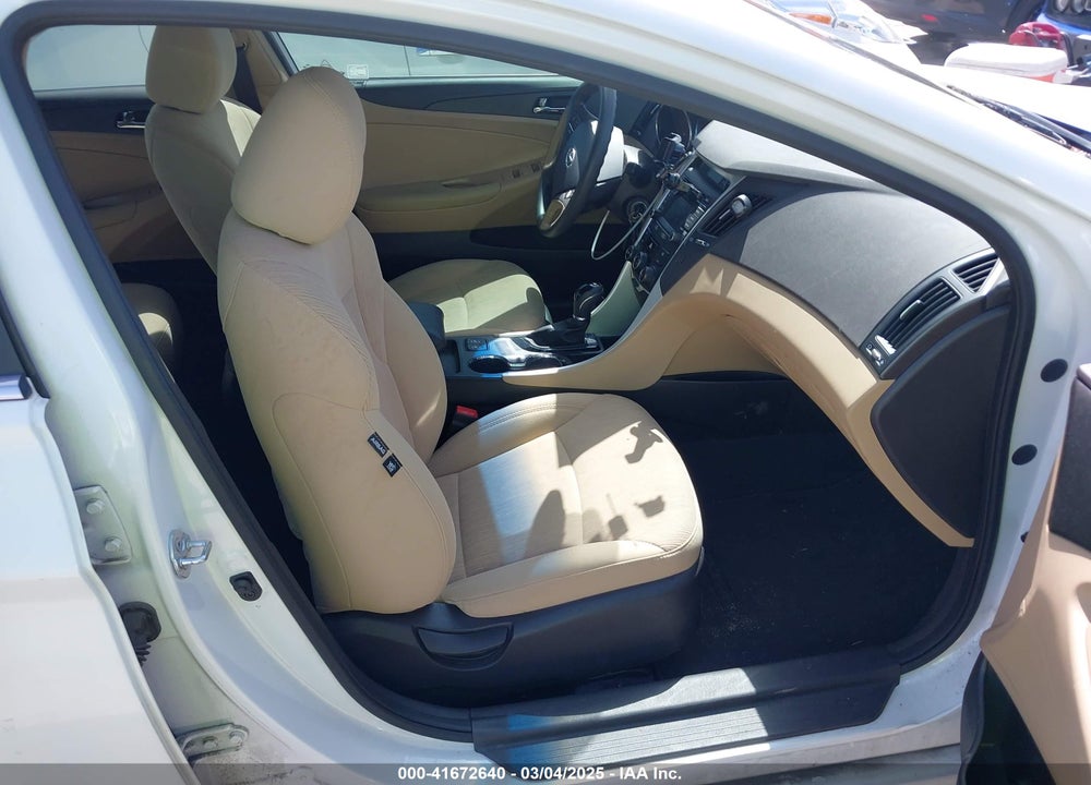 2014 HYUNDAI SONATA VIN: 5NPEB4AC8EH930240