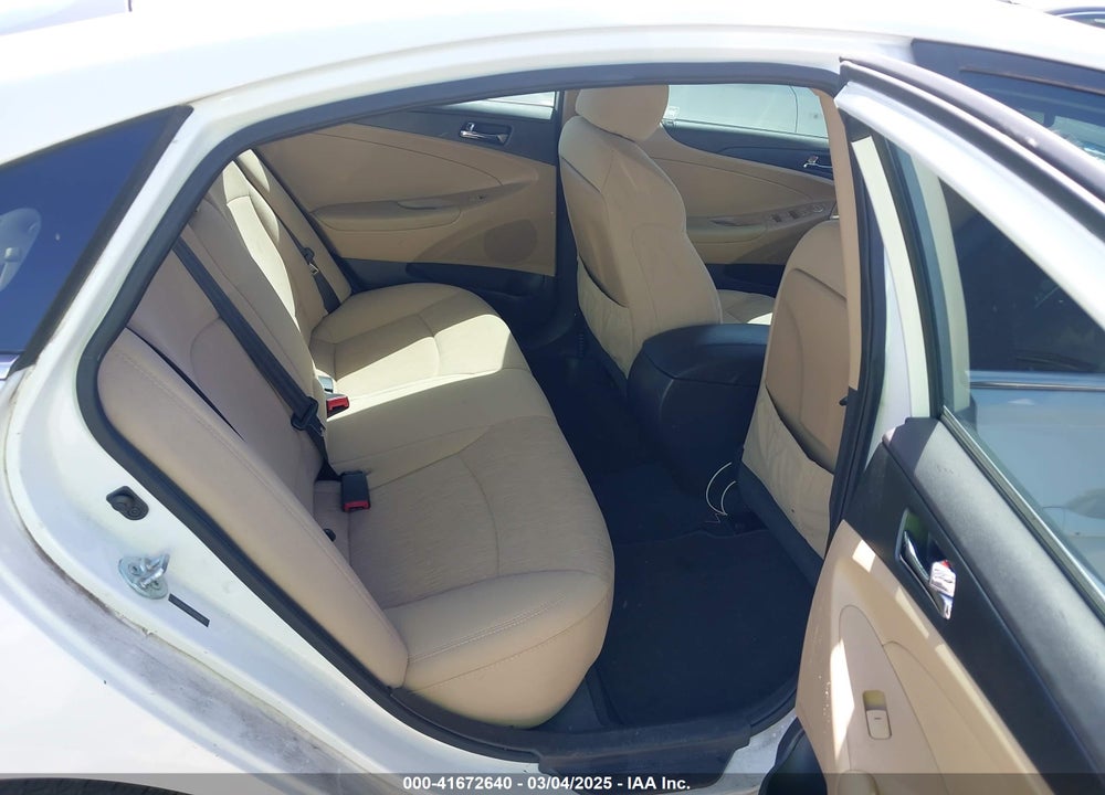 2014 HYUNDAI SONATA VIN: 5NPEB4AC8EH930240