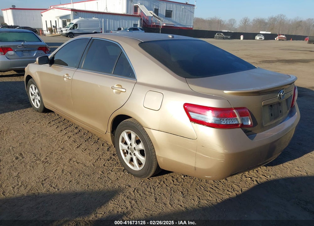2011 TOYOTA CAMRY LE VIN: 4T1BF3EK5BU624614