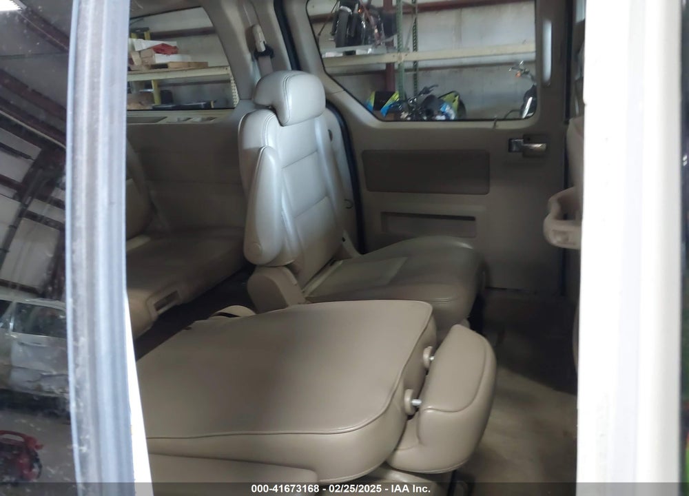 2004 FORD FREESTAR LIMITED VIN: 2FMZA58234BB28563