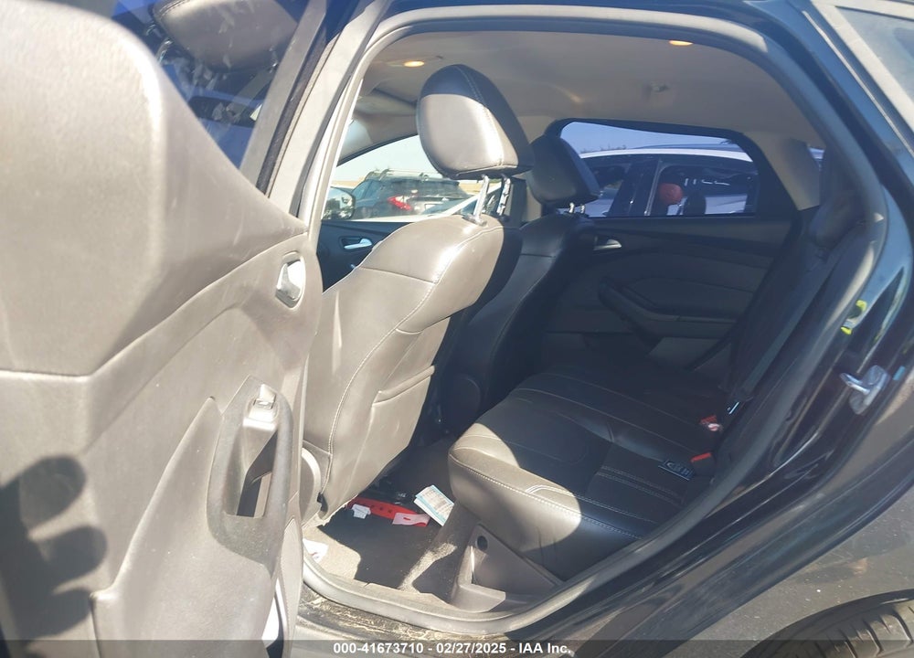 2014 FORD FOCUS VIN: 1FADP3F27EL111583