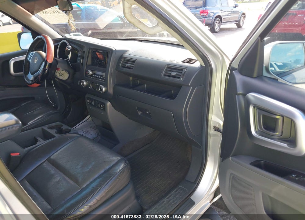 2006 HONDA RIDGELINE RTL VIN: 2HJYK16546H572369