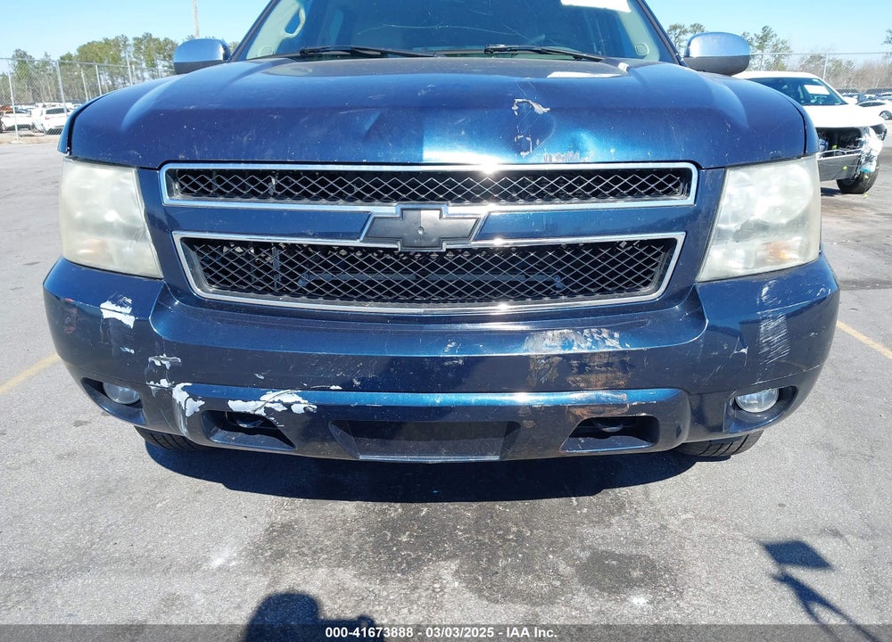2008 CHEVROLET SUBURBAN 1500 LT VIN: 1GNFK163X8R111651