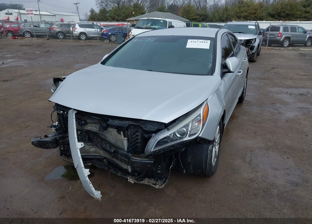 2015 HYUNDAI SONATA SE VIN: 5NPE24AF1FH150740