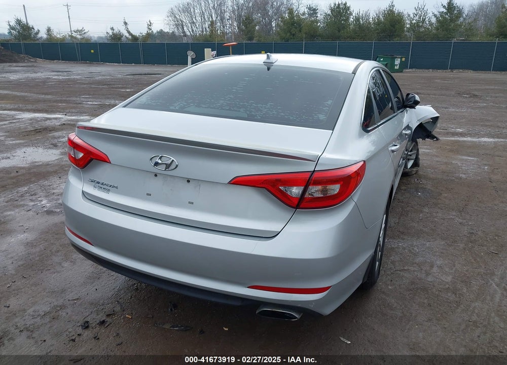 2015 HYUNDAI SONATA SE VIN: 5NPE24AF1FH150740