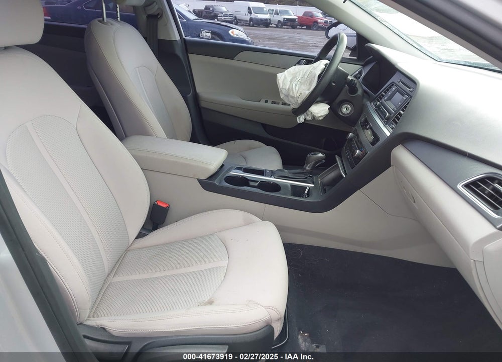 2015 HYUNDAI SONATA SE VIN: 5NPE24AF1FH150740