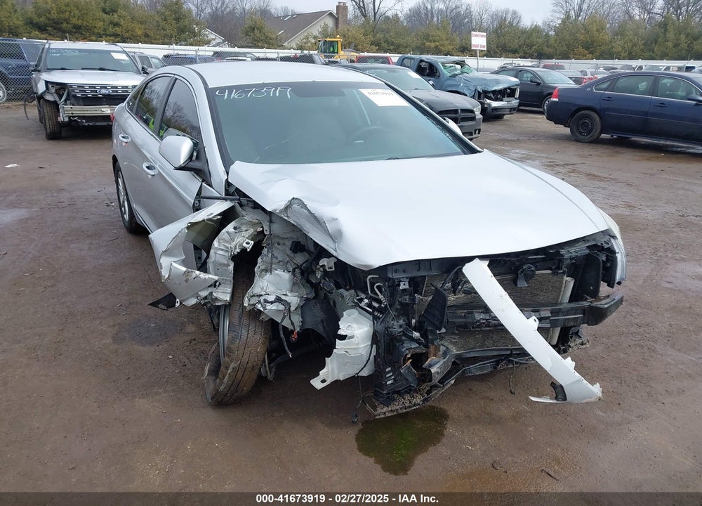 2015 HYUNDAI SONATA SE VIN: 5NPE24AF1FH150740