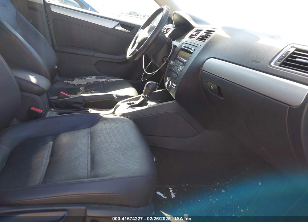 2013 VOLKSWAGEN JETTA VIN: 3VWDP7AJ0DM406566