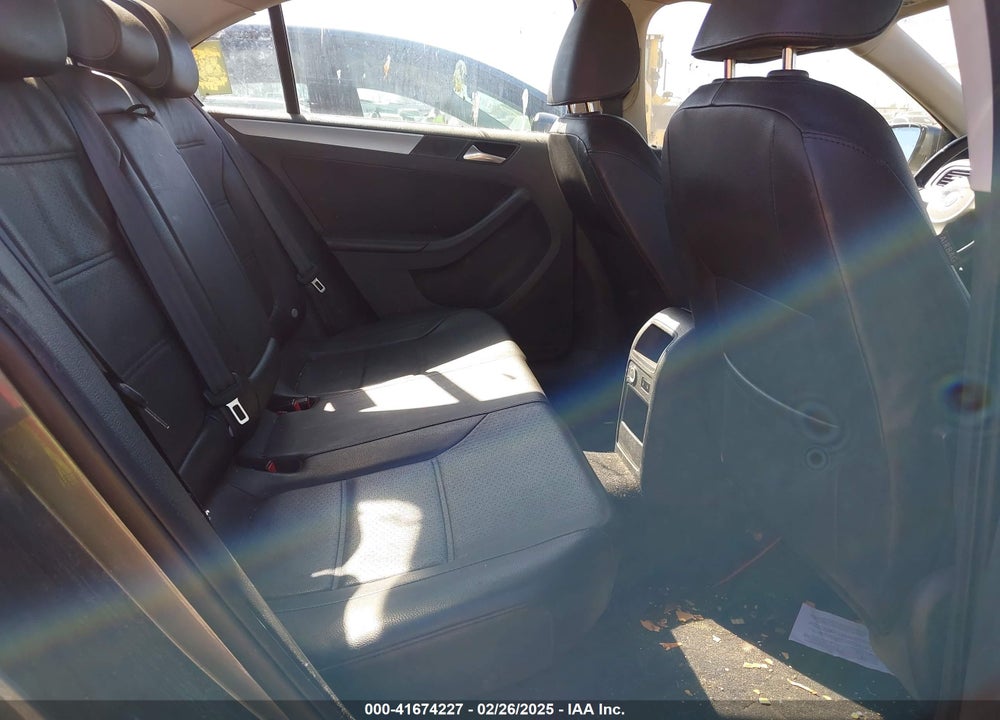 2013 VOLKSWAGEN JETTA VIN: 3VWDP7AJ0DM406566
