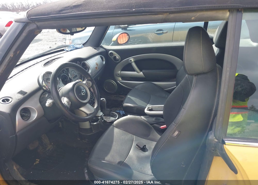 2007 MINI COOPER VIN: WMWRF33507TG16661