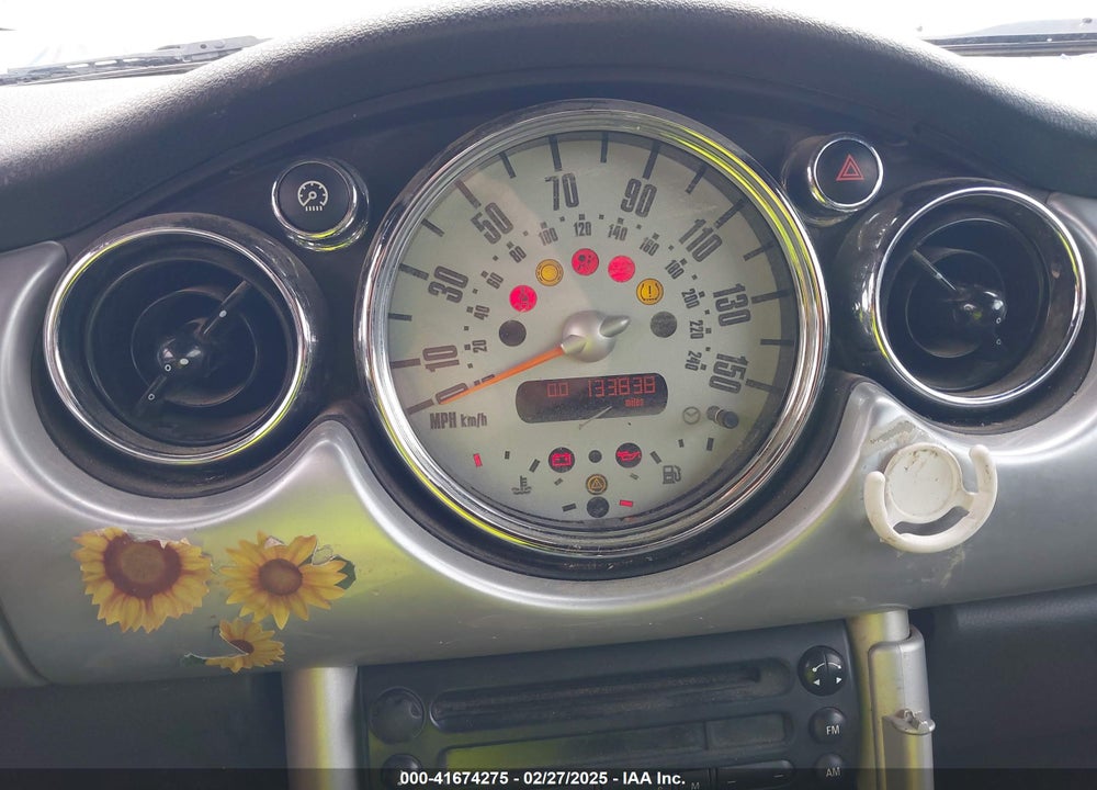 2007 MINI COOPER VIN: WMWRF33507TG16661