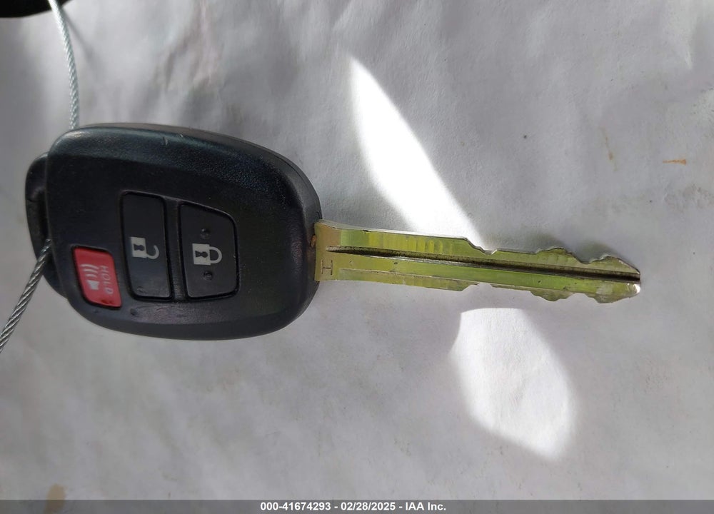 2013 TOYOTA RAV4 VIN: 2T3WFREV9DW025482