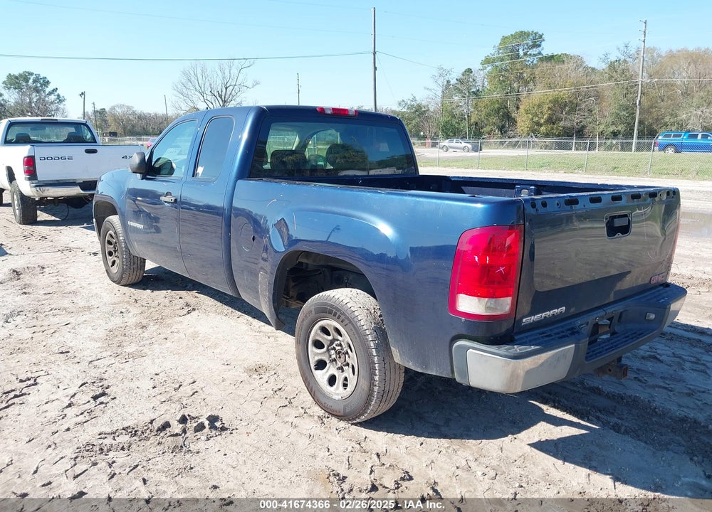 2007 GMC SIERRA 1500 VIN: 2GTEC19C071702057