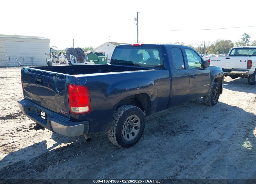 2007 GMC SIERRA 1500 VIN: 2GTEC19C071702057
