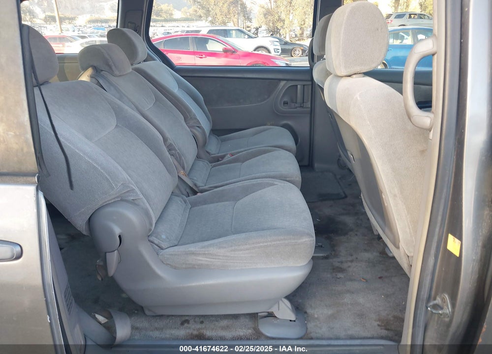 2005 TOYOTA SIENNA CE VIN: 5TDZA23C85S371210