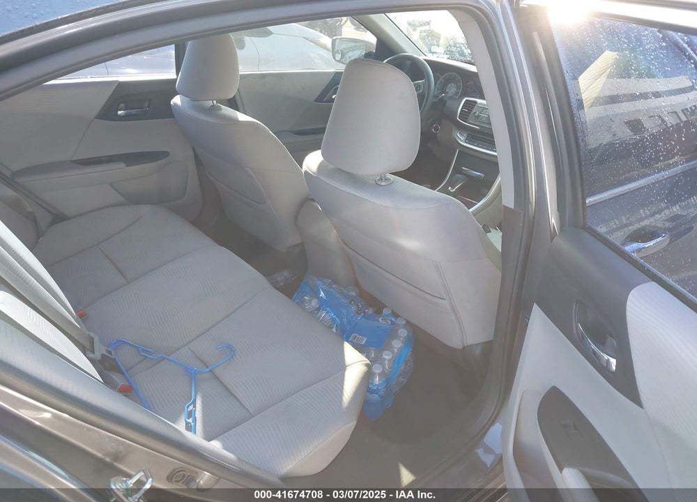2015 HONDA ACCORD LX VIN: 1HGCR2F31FA114139