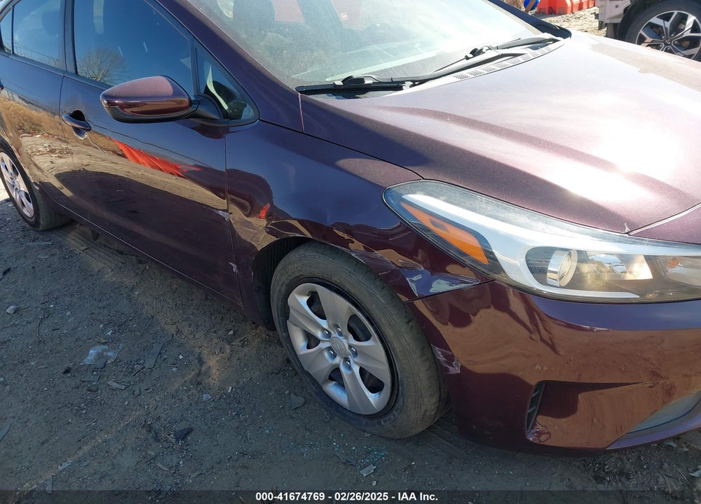 2018 KIA FORTE VIN: 3KPFK4A71JE185451