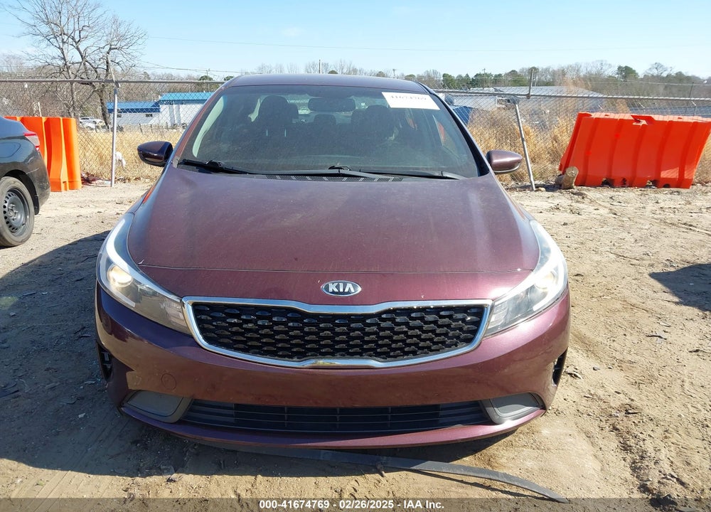 2018 KIA FORTE VIN: 3KPFK4A71JE185451