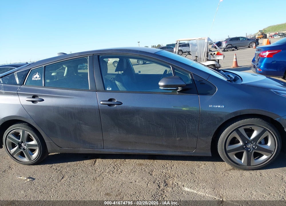 2021 TOYOTA PRIUS VIN: JTDKAMFU6M3133924