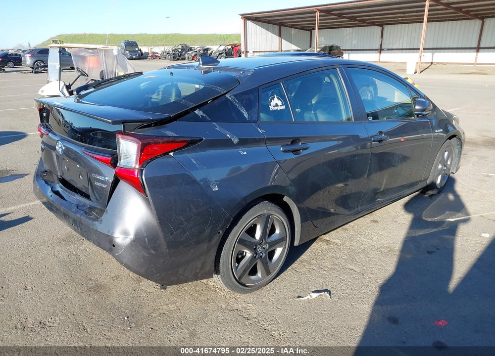 2021 TOYOTA PRIUS VIN: JTDKAMFU6M3133924