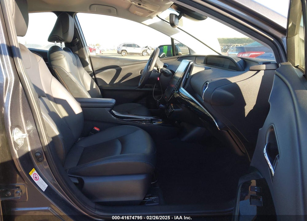 2021 TOYOTA PRIUS VIN: JTDKAMFU6M3133924