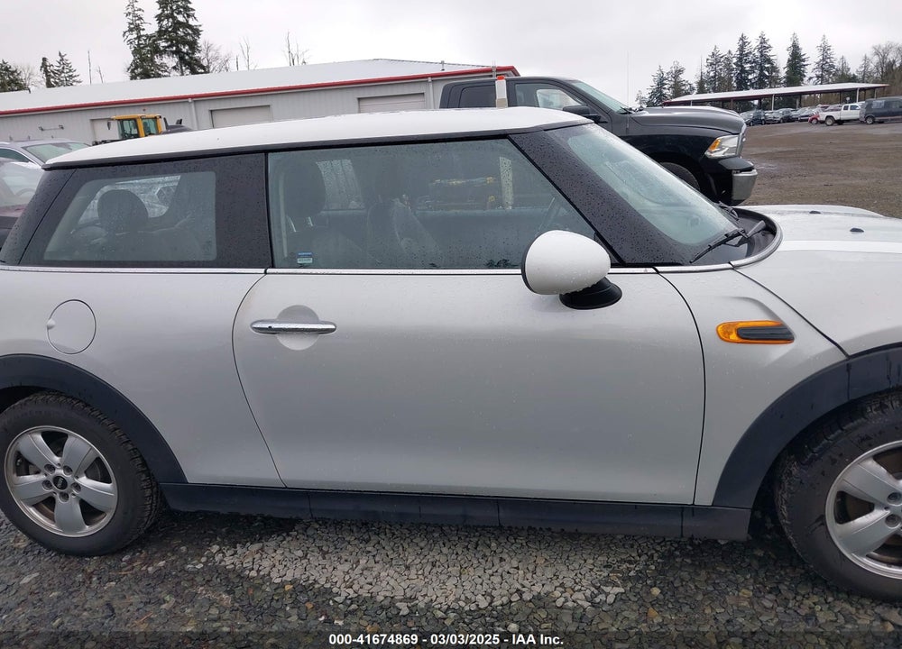 2017 MINI COOPER 2-DOOR FWD VIN: WMWXP5C5XH3B77843