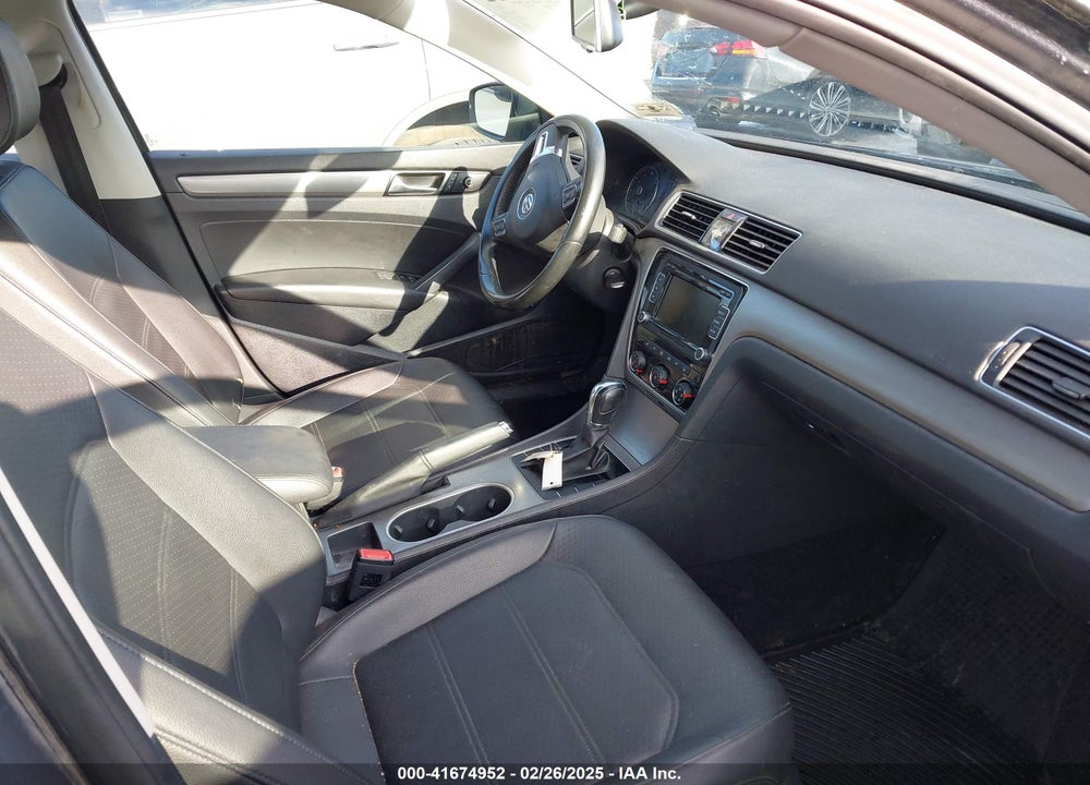 2014 VOLKSWAGEN PASSAT VIN: 1VWBT7A34EC058651