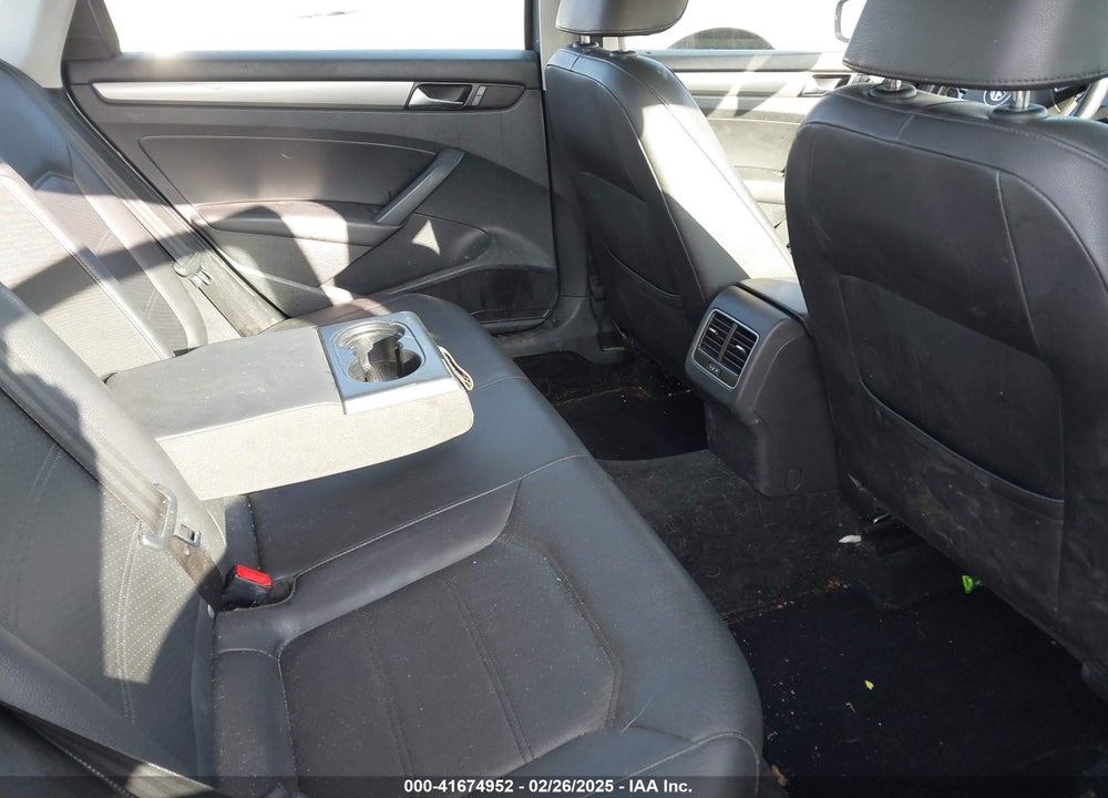 2014 VOLKSWAGEN PASSAT VIN: 1VWBT7A34EC058651