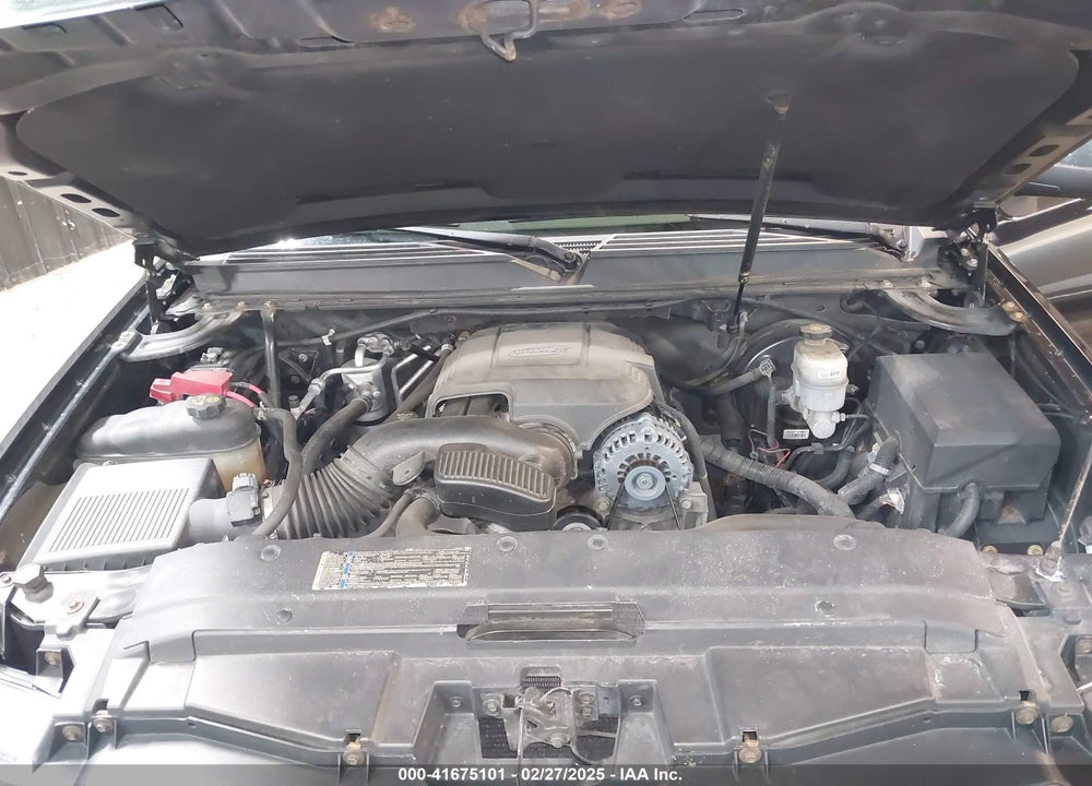 2011 CHEVROLET TAHOE LT VIN: 1GNSKBE08BR180258