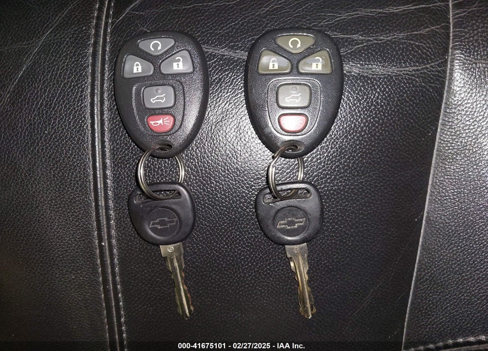 2011 CHEVROLET TAHOE LT VIN: 1GNSKBE08BR180258