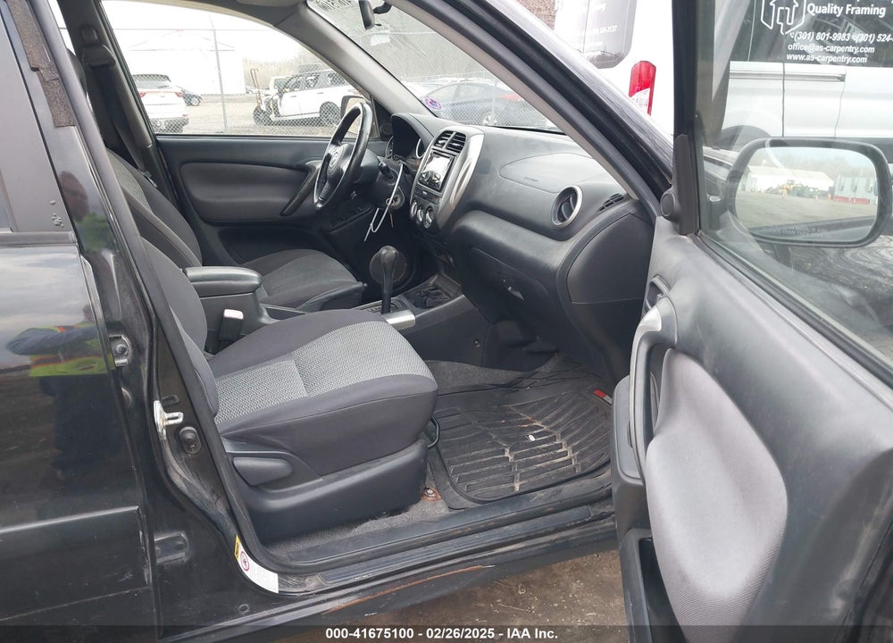 2005 TOYOTA RAV4 VIN: JTEHD20V856033729