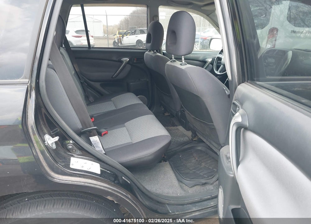 2005 TOYOTA RAV4 VIN: JTEHD20V856033729