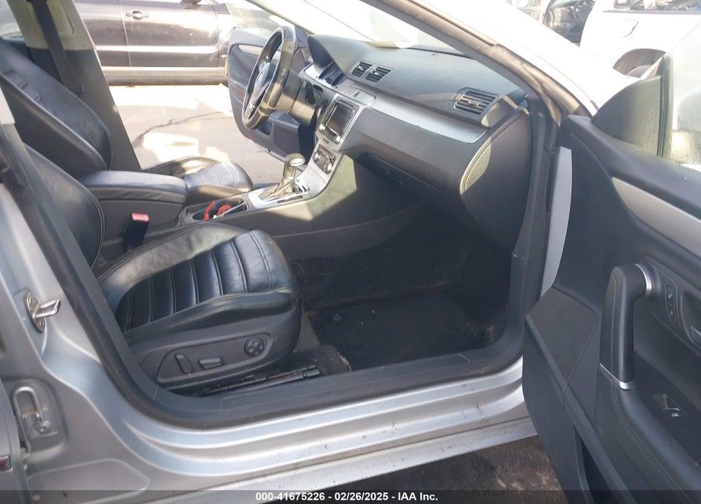 2009 VOLKSWAGEN CC LUXURY VIN: WVWHL73CX9E556468
