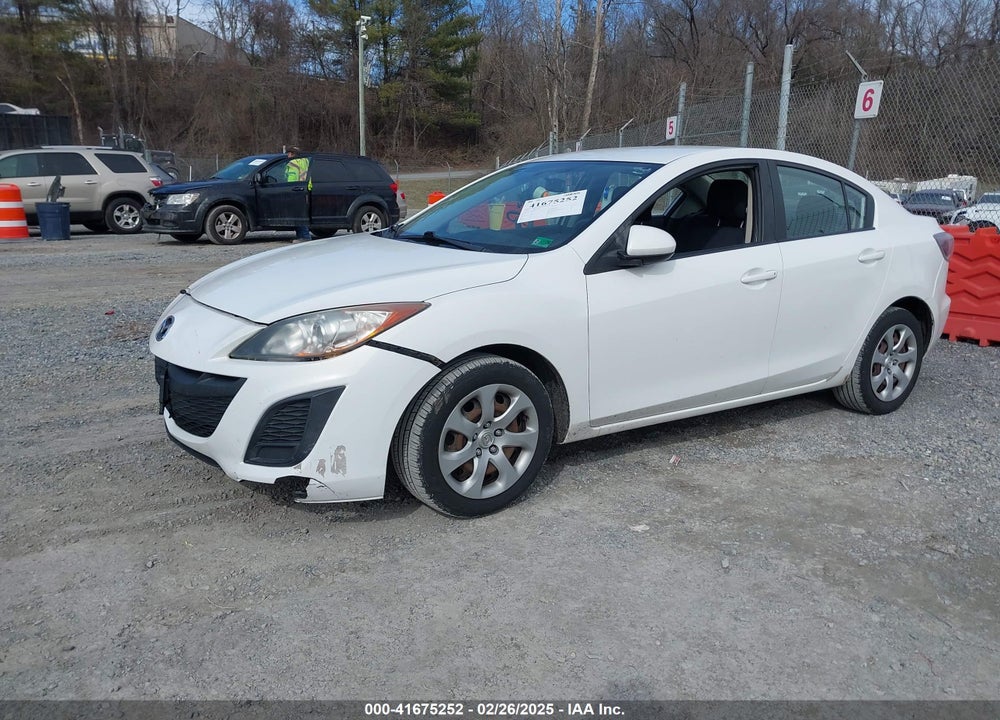 2011 MAZDA 3 I SPORT VIN: JM1BL1UF4B1395415