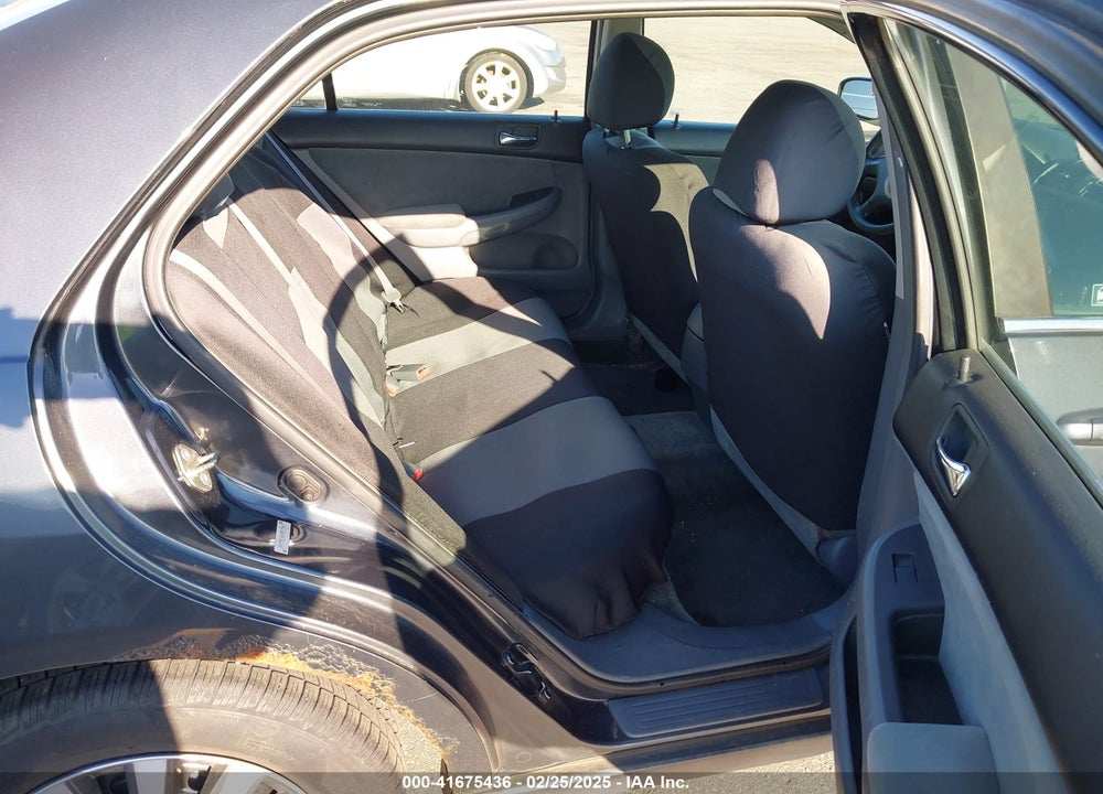 2004 HONDA ACCORD 2.4 LX VIN: 1HGCM56364A061564
