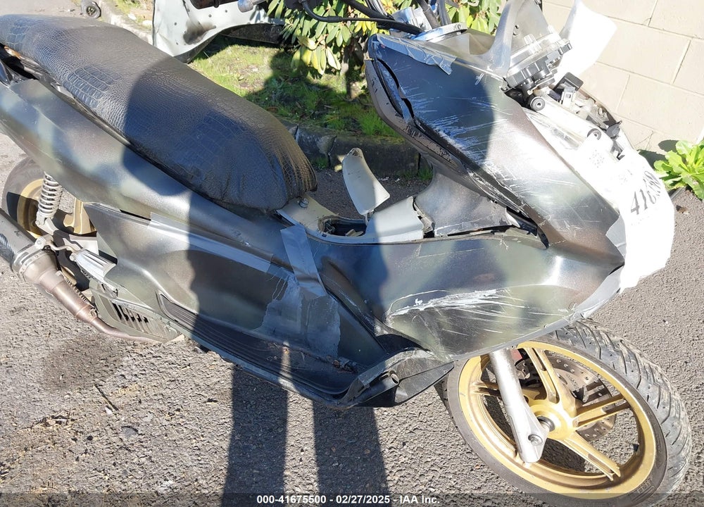 2013 HONDA PCX 150 VIN: MLHKF1215D5007308