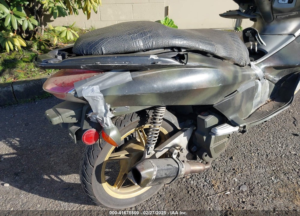 2013 HONDA PCX 150 VIN: MLHKF1215D5007308