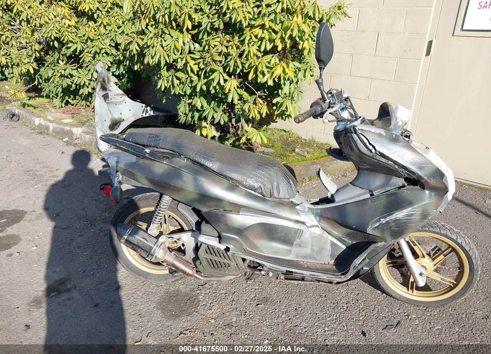 2013 HONDA PCX 150 VIN: MLHKF1215D5007308