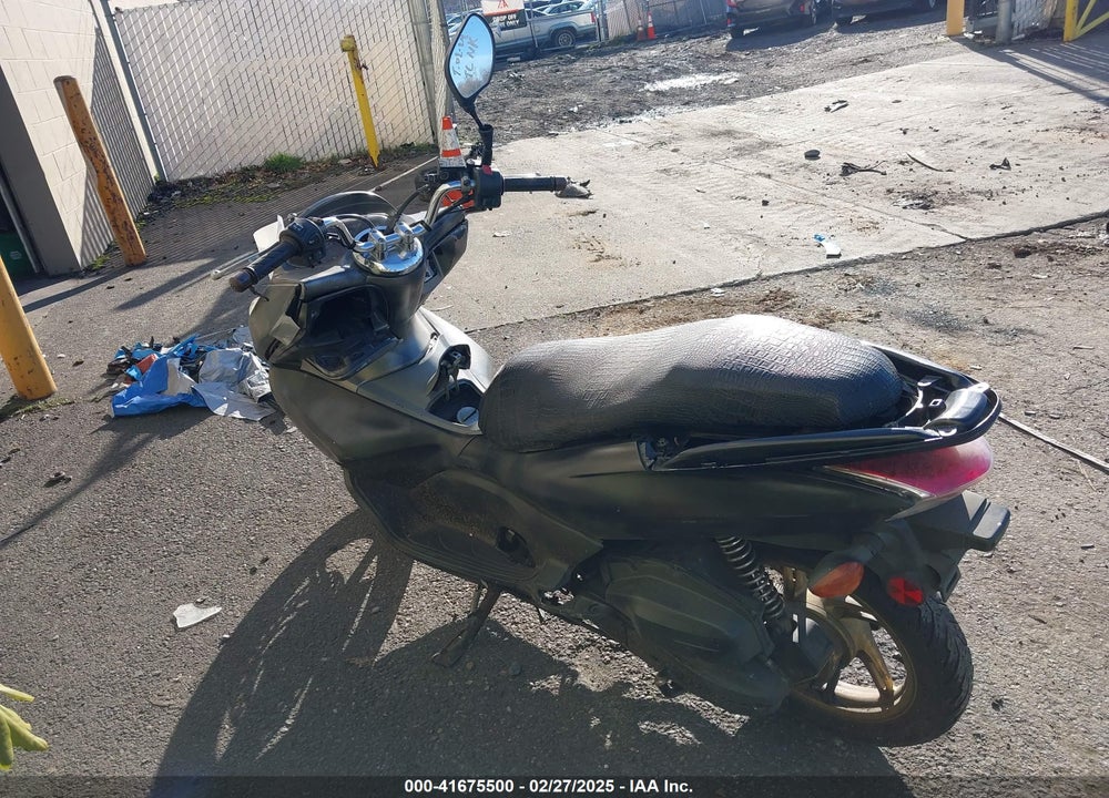 2013 HONDA PCX 150 VIN: MLHKF1215D5007308
