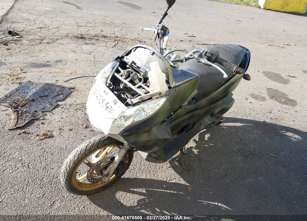 2013 HONDA PCX 150 VIN: MLHKF1215D5007308