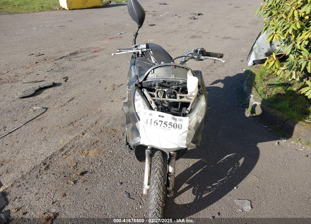 2013 HONDA PCX 150 VIN: MLHKF1215D5007308