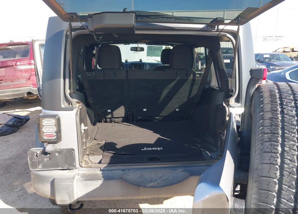 2015 JEEP WRANGLER UNLIMITED SPORT VIN: 1C4BJWDG8FL642098