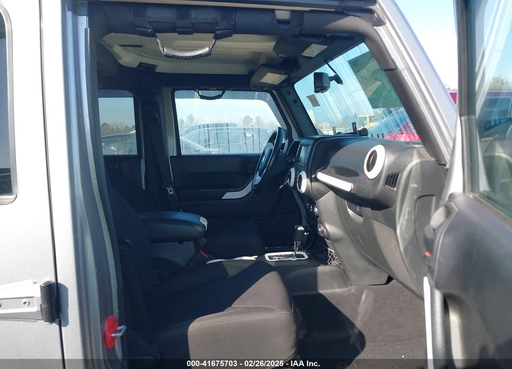 2015 JEEP WRANGLER UNLIMITED SPORT VIN: 1C4BJWDG8FL642098