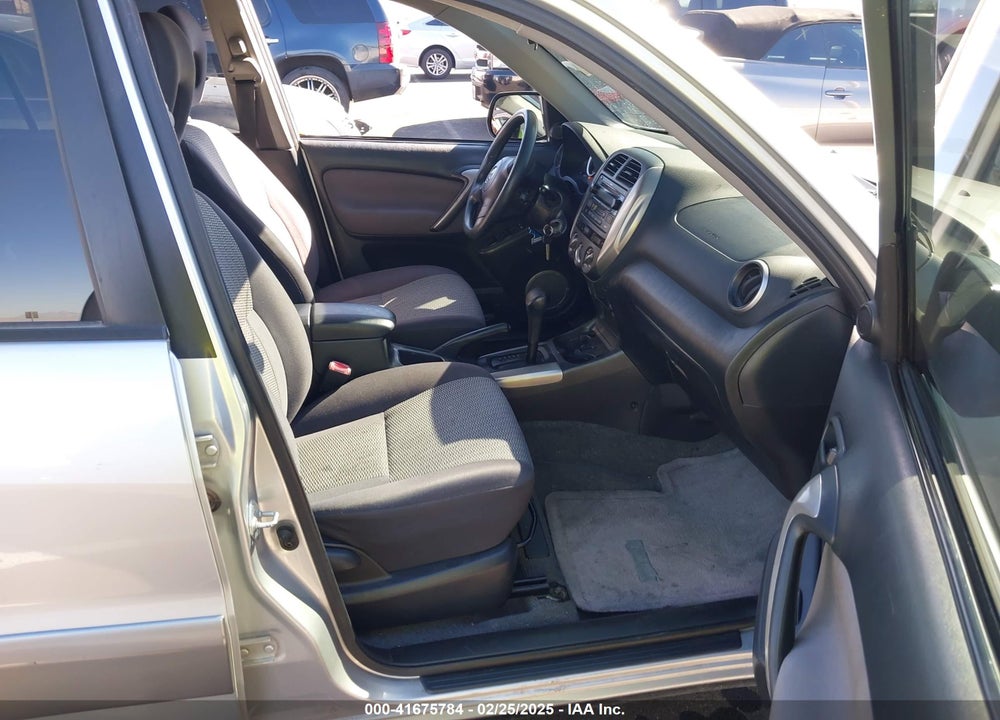 2004 TOYOTA RAV4 VIN: JTEGD20V240028698