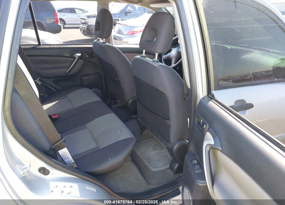 2004 TOYOTA RAV4 VIN: JTEGD20V240028698