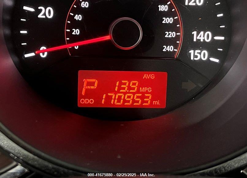 2011 KIA SORENTO LX VIN: 5XYKT3A13BG146351